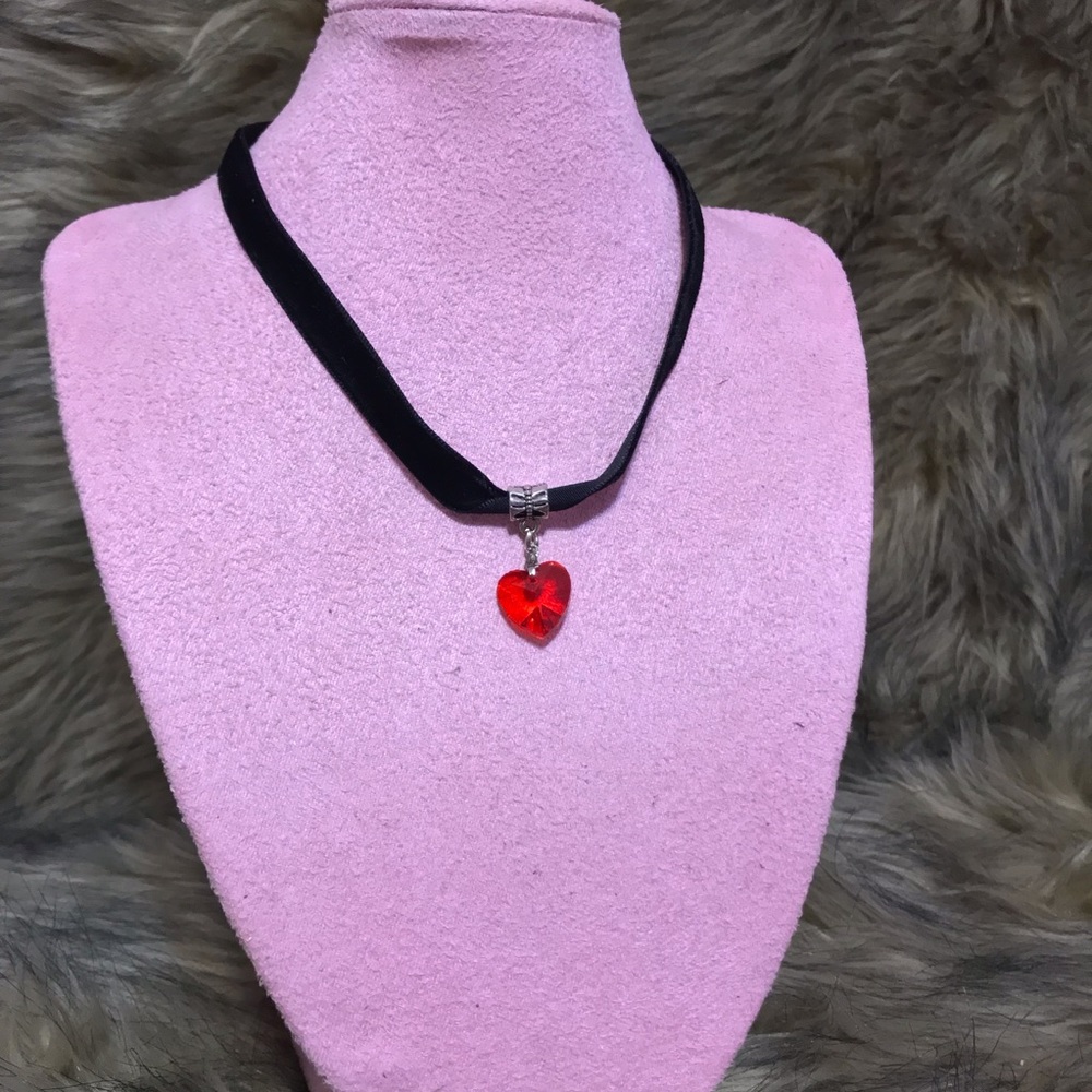 Red Heart Choker